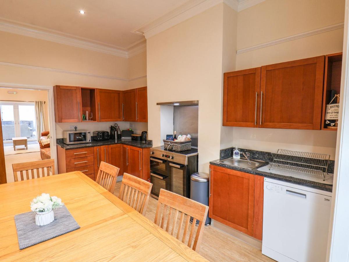 4 Normanby Terrace Villa Whitby Exterior photo